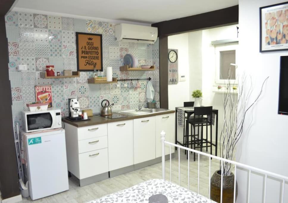 Casa Mya - Studio Flat เนเปิลส์ ภายนอก รูปภาพ